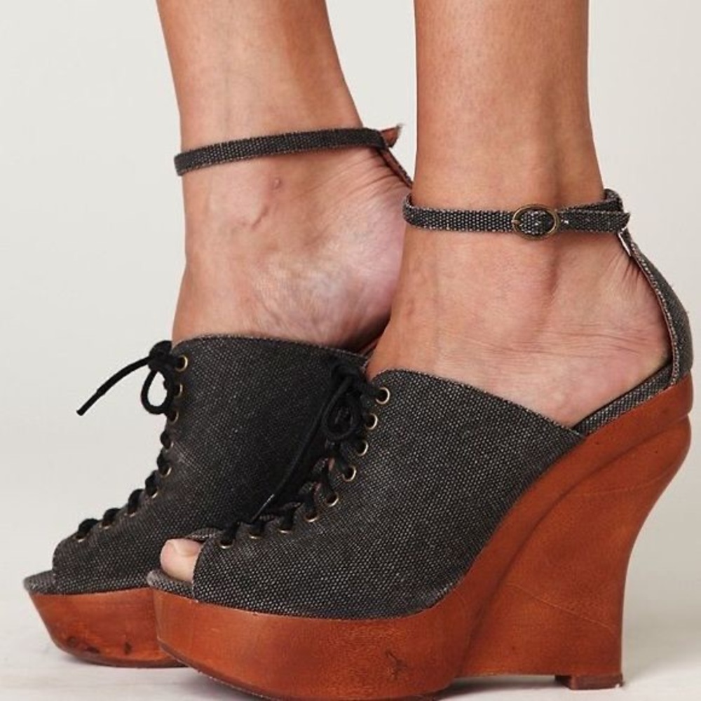 Jeffrey Campbell Regis Wedges Size 7 Black